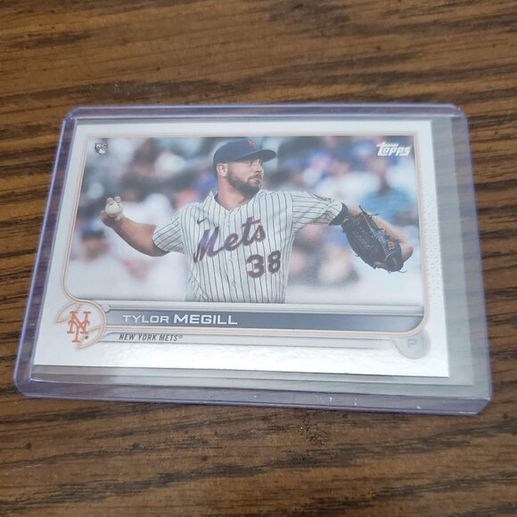 2022 Topps Series 1 Rainbow Foil Tylor Megill #134 New York Mets - Picture 2 of 3